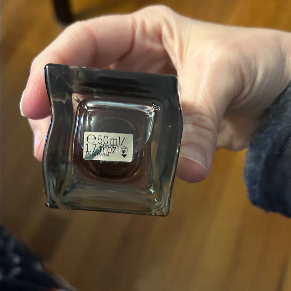 Victoria's Secret Daring - fragrance - Picture 3 of 3